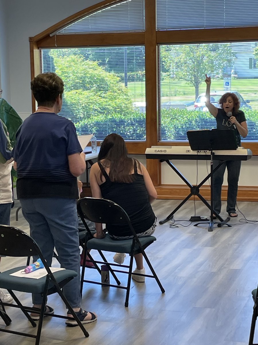 sussexcountylib's tweet image. Thanks to Lorraine from @lifecenterstage for a great weekend of music to help us kick off our 2024 Summer Reading Program.

#SCLSsummer #AdventureBeginsAtYourLibrary