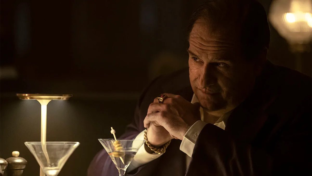 HolyBatCast's tweet image. [NEW EPISODE] On Holy BatCast #445, we discuss all kids of DC news including #BatmanCapedCrusader, #ThePenguin, #Superman, and more. It’s in your feeds now. Have an awesome week! #Batman 

bit.ly/3XGfspA