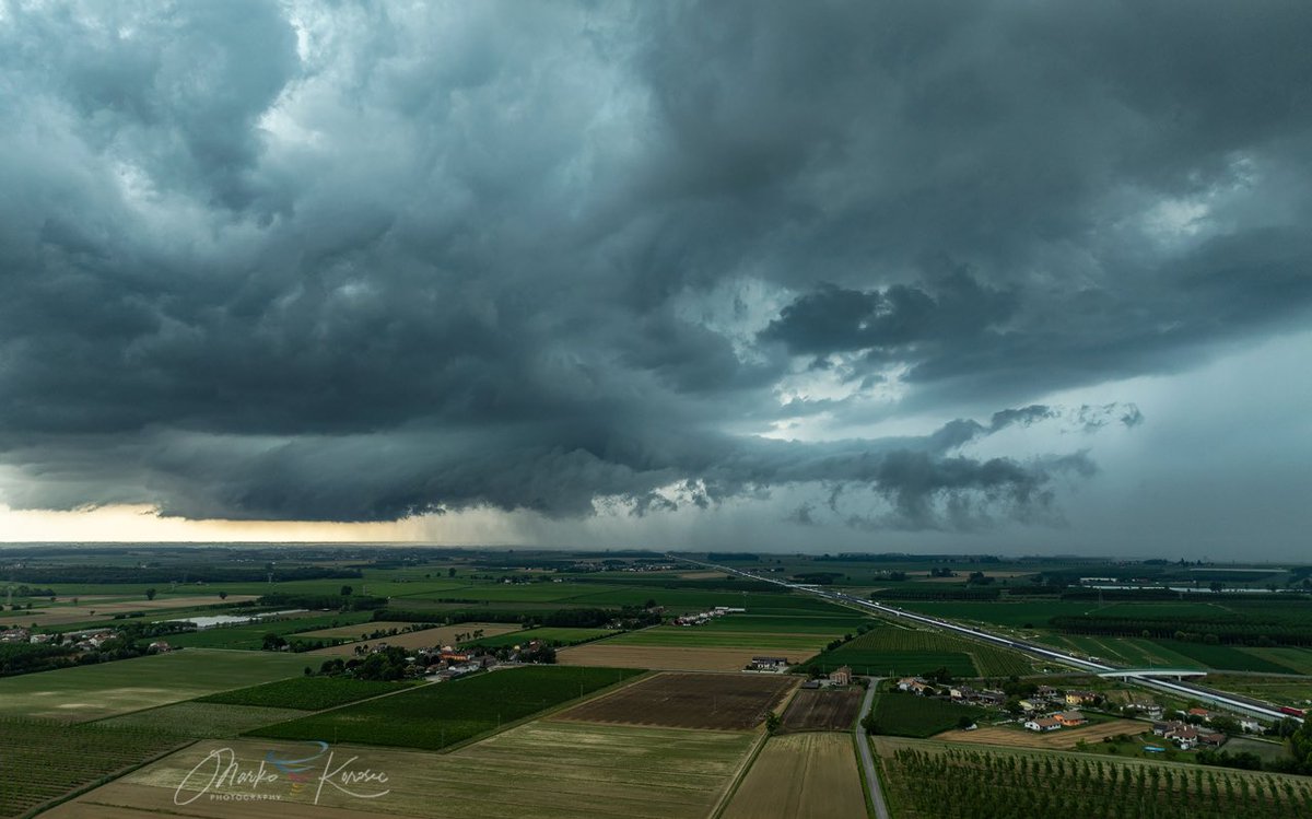 Today, July 1st, 2024, was a fantastic chase day, with a supercell outbreak in the southern Friuli region, NE Italy. The structure was epic!