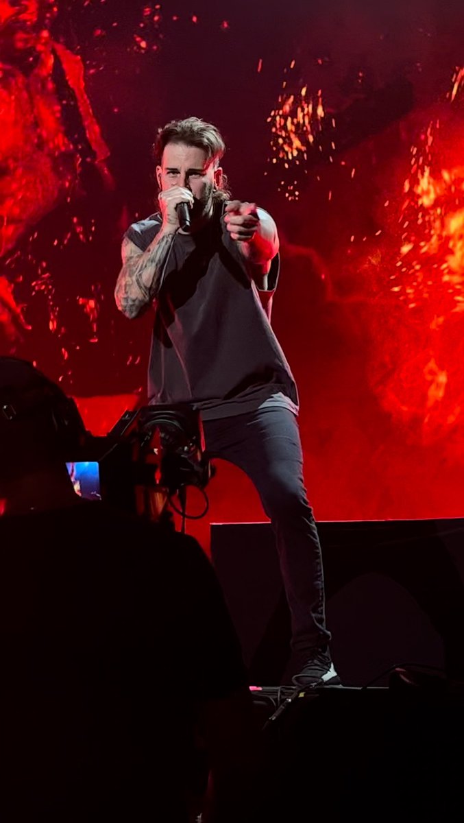 Portugal, you were everything 🤍 
Thank you for the best month of my life. See you next year (please keep your promise 🫶🤞)