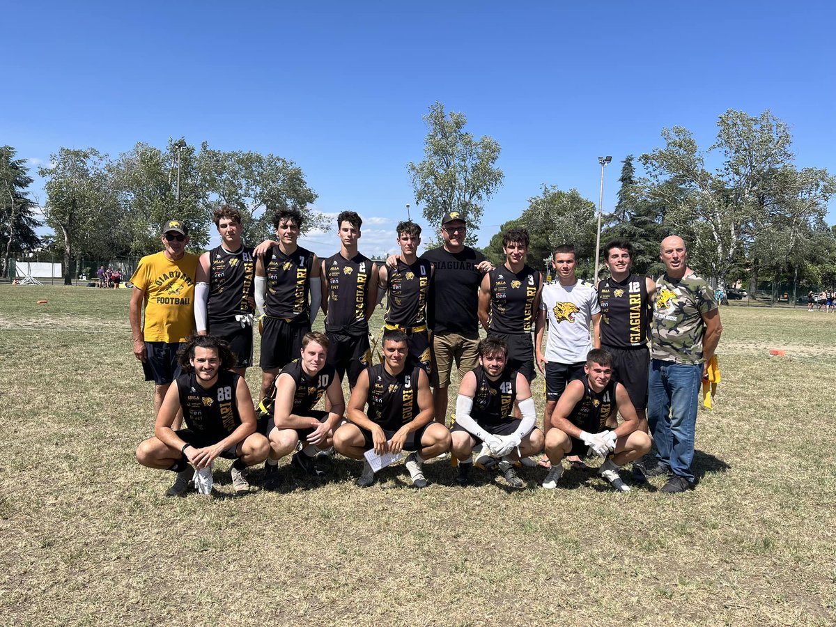 Ennesimo Bowl perfetto per i Giaguari Flag Senior. Nel Weekend dell'Italian Bowl di Ravenna, la LIFF ha organizzato il tradizionale Big Bowl, dove tutte le squadre del campionato si ritrovano per giocare un weekend di partite interdivisionali.
giaguari.com/flag-senior-i-…