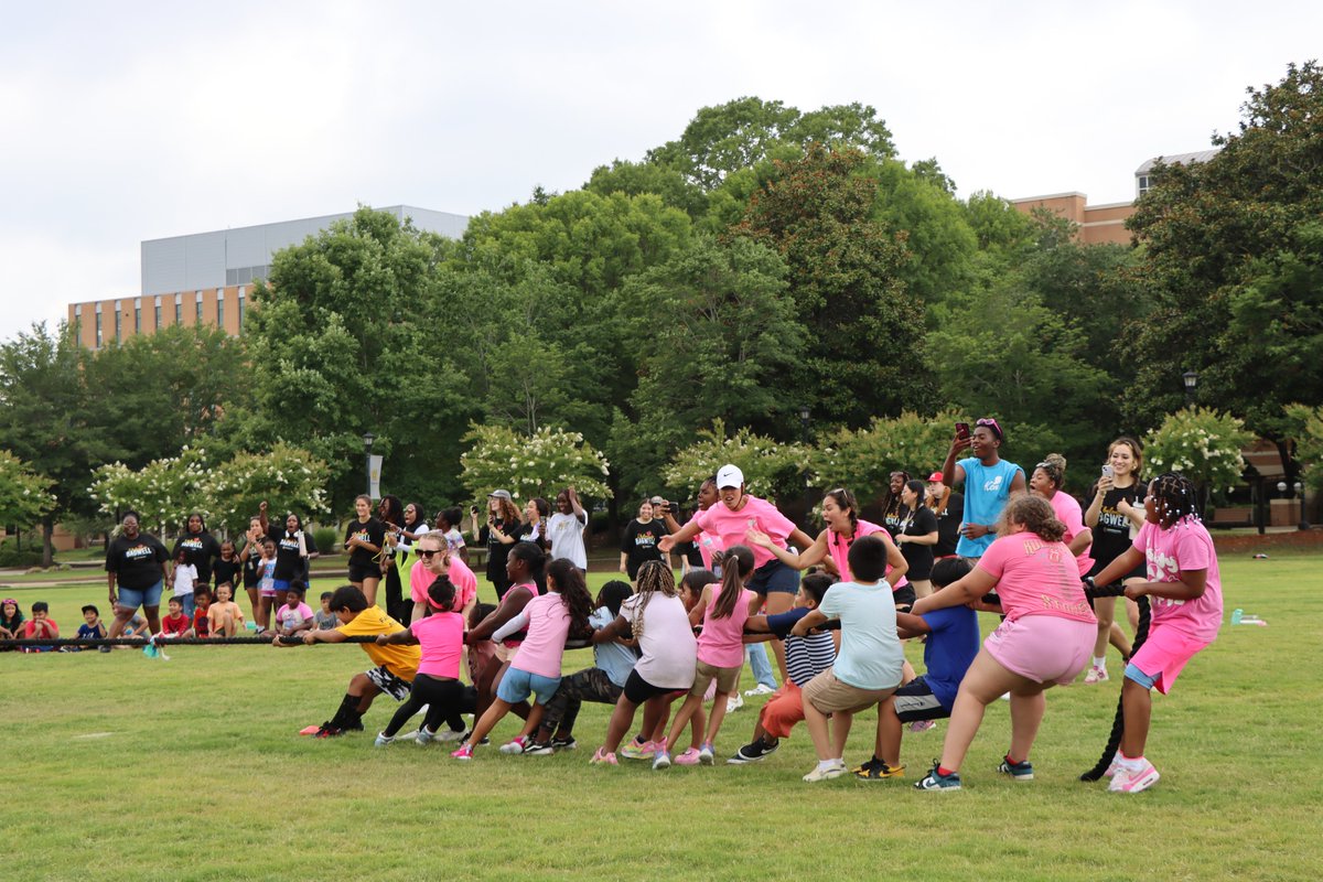 bagwellcollege's tweet photo. On June 28th, the Fast Start Academy held Field Day! Thanks to the amazing organizers, student teachers, volunteers, staff and faculty members who were involved in such a fun and exciting day to celebrate the end of our summer program! ☀️😊 https://t.co/mOd7jrh1Uu