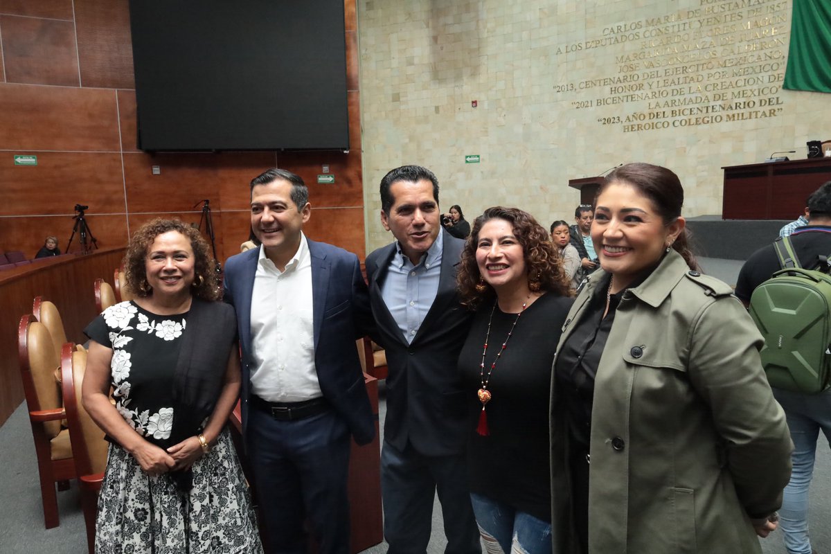 evdiec's tweet photo. Asistí a la Sesión de Apertura del Segundo Periodo Ordinario de Sesiones de la Sexagésima Quinta Legislatura. Seguiremos trabajando por el bienestar de todos los ciudadanos, impulsando leyes que fomenten el desarrollo social, económico y ambiental de nuestro estado. #DistritoXXI https://t.co/dd9z6pPWA4