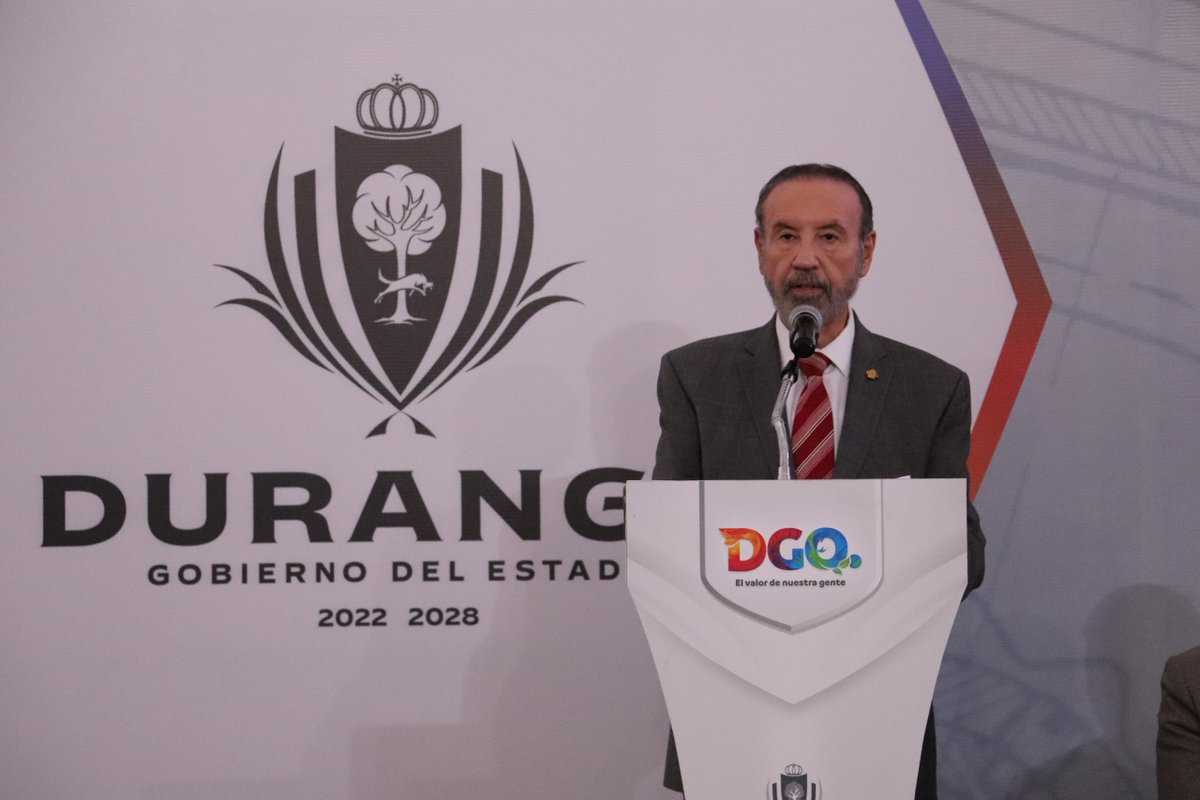 SGGDurango's tweet photo. 🔧 Durante la celebración del #DíaDelIngeniero, @HectorVelaV hizo un llamado a reflexionar sobre la fuerza que reside en la unidad del Gremio de Ingenieros. Para consolidar el desarrollo de #Durango, es necesario un esfuerzo coordinado y colectivo. 🤝 https://t.co/MDSawtzA9b