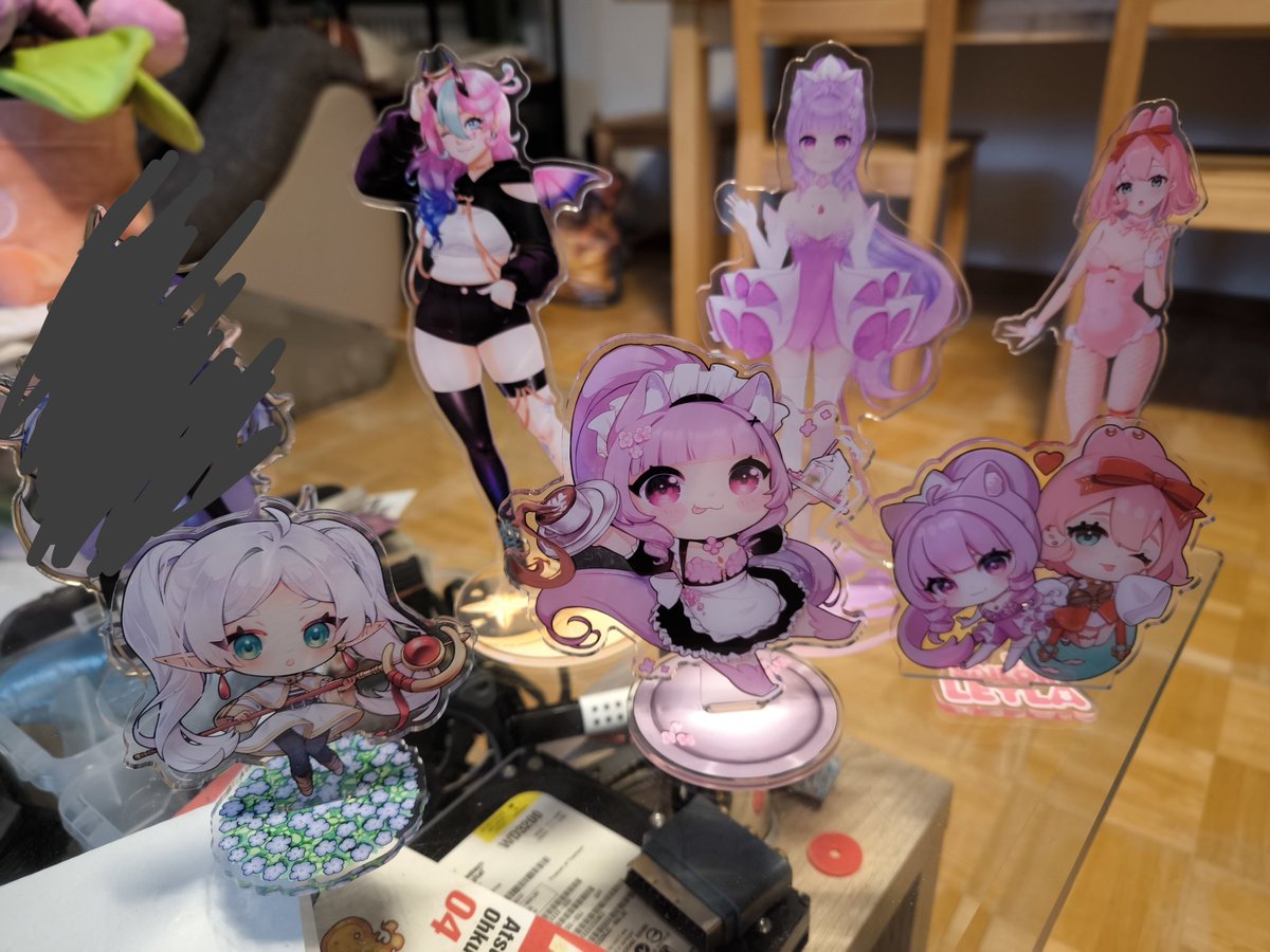 Peronox1's tweet photo. Und wieder ist eine Dokomi rum wieder wurden tolle Sachen bei tollen Leuten geshopped!! thanks to all the cool Artists @Niji__Art @_littlemisstina @Atdan86 @MiaowLea @SailorLeyla @KishiShiotani @NayamiiChan @yeougui @arekoArt @Runeko_VT @chiemyu_ @ByMiicha #dokomi2024 #dokomi24 https://t.co/bKZ1fPpwHw