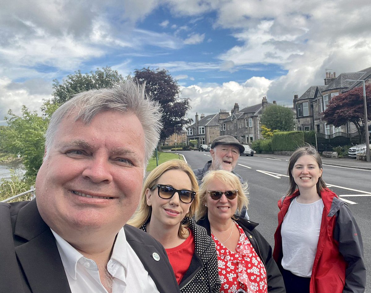 LabourStirling's tweet photo. 💬 Our Stirling and Strathallan campaign teams were out speaking with residents in St Ninians, Riverside and Torbrex who know that only a vote for Labour 🔴🗳️ can stop the SNP 🟡🤯 and call time on the Tories 🔵😱 here!
📣 In 3️⃣ days Vote Labour 🔴 for change!
#ThisTimeLabour🚩 https://t.co/snY1QsmDkx