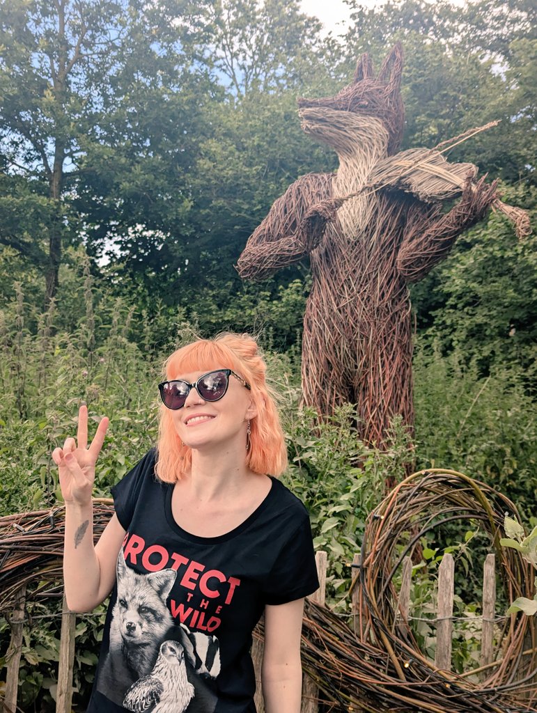 Fleur_India93's tweet photo. Had to wear my @ProtectTheWild_ t-shirt to @glastonbury ! https://t.co/aoEA6UJFMB