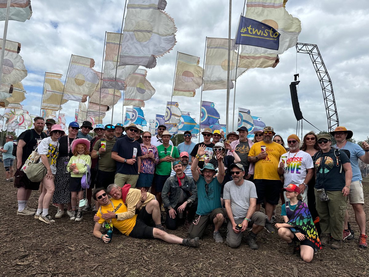 GlastoTwisto's tweet image. Official Photo from The 12th Annual #twisto Meet.

Thursday 27nd June 2024 @ 2pm
West Holts Stage at Glastonbury Festival

📸 Gavin Maguire