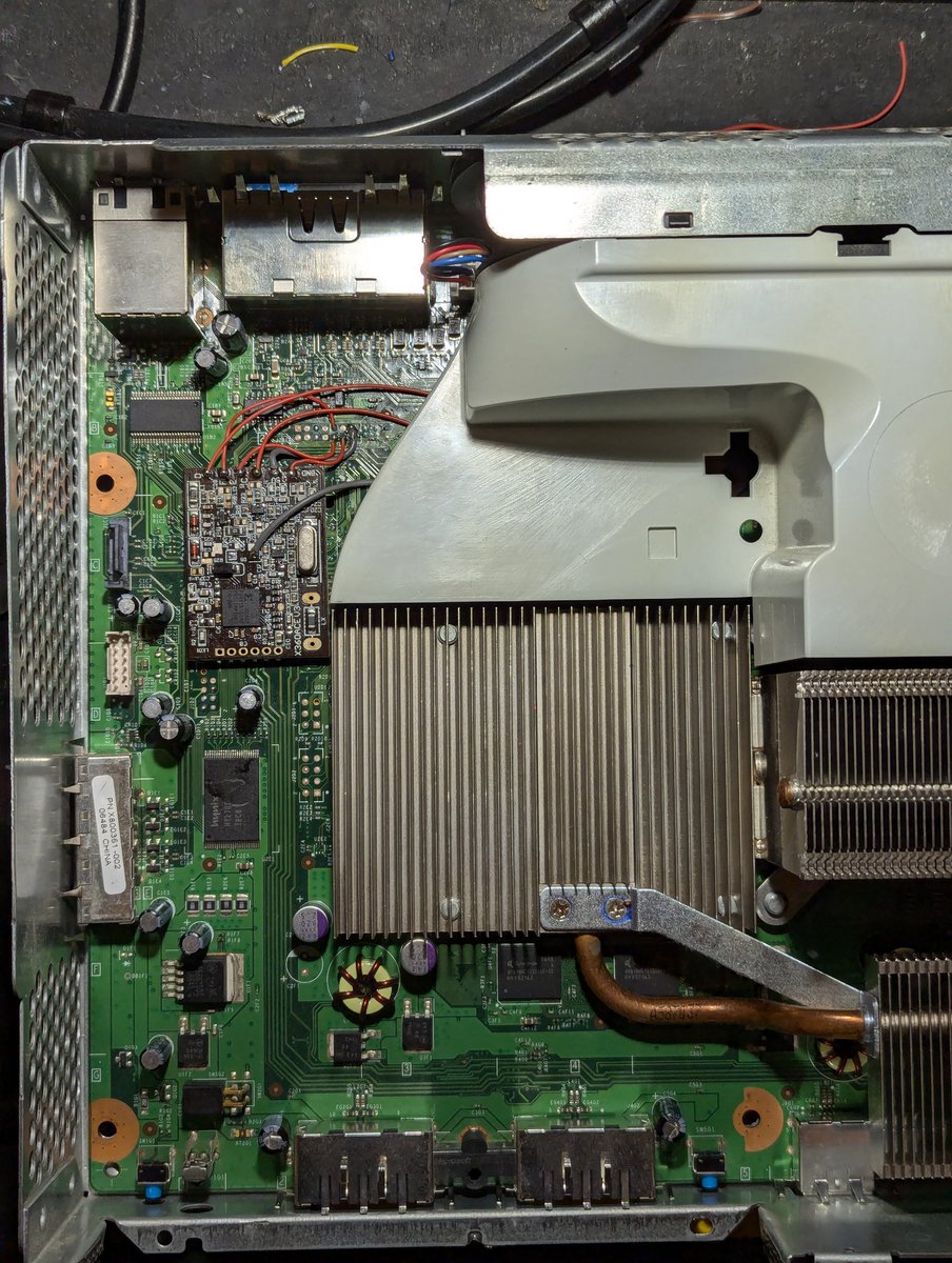 CableBoxMods's tweet image. Man it has been a looooooong time since I&apos;ve mod chipped a Xbox360. RGH3 has me spoiled, but it was a ton of fun to knock out this RGH 2 on a Zephyr model 360. Need to tweak the timing for the glitch, but this unit has a new lease on life❤️