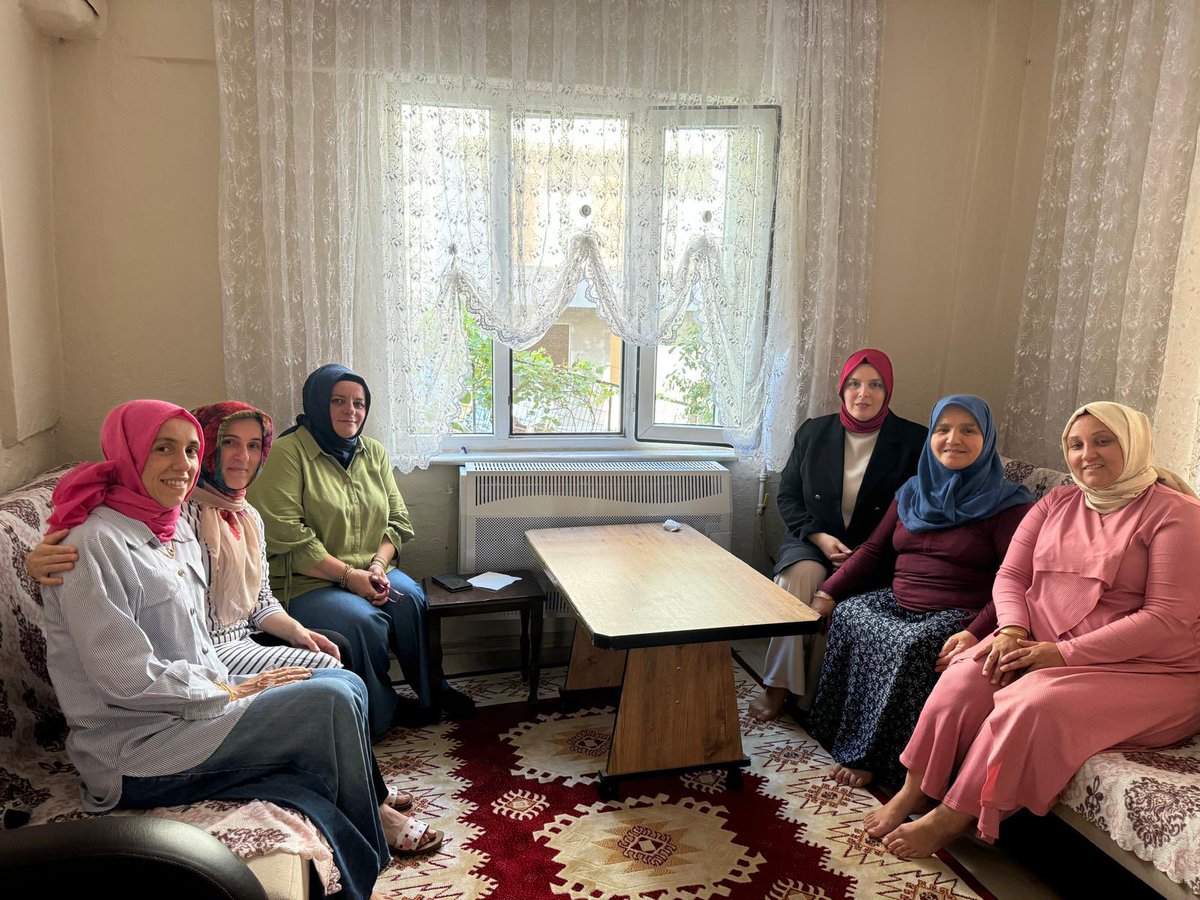 akkadinizmit41's tweet photo. Yönetim kurulu üyelerimiz ve mahalle başkanlarımız Hac vazifesini yerine getiren vatandaşlarımıza ziyarette bulundu.

📍Zabıtan Mah.
📍Yenidoğan Mah.
📍Serdar Mah.
📍Bekirdere Mah.

@aysekesir 
@erkankandemir https://t.co/hrjSTybZRp