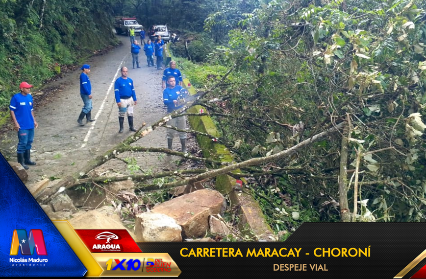 viasdearaguas's tweet photo. 🦺🚧Pueblo trabajando por el pueblo, realizamos despeje vial en el derrumbe de la carretera #Maracay - #Choroni sector La Cumbre.
Gdora. @Soykarinacarpio alerta a cualquier situación en #Aragua
#JulioDeVictoria
#AraguaReverdece
@NicolasMaduro @VTVcanal8 @RafaelMaracay21 @_Vpsops https://t.co/yfxNCpWM4W