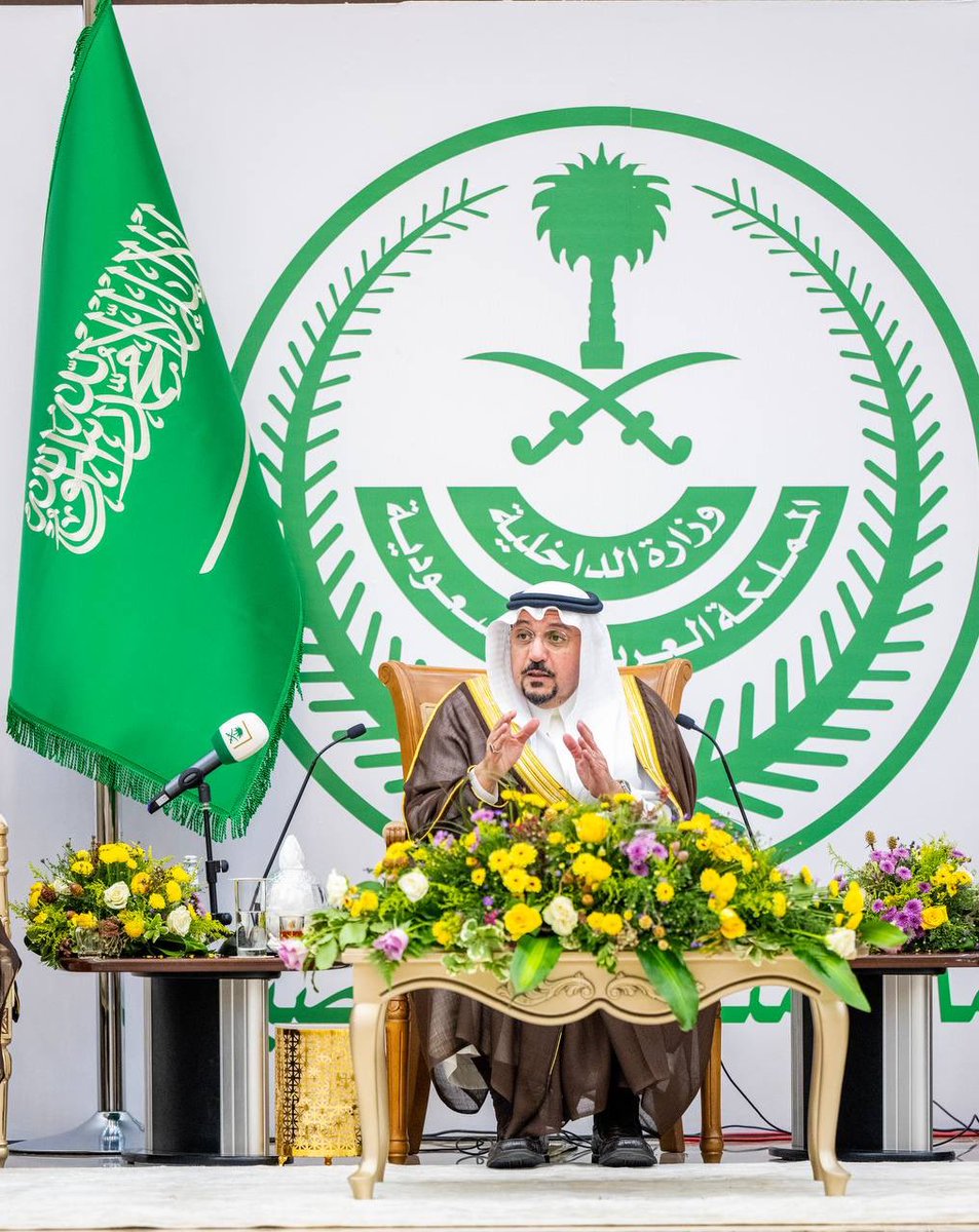 EmarahAlQassim's tweet photo. نوّه سموه بالعناية الكريمة التي توليها القيادة الرشيدة - أعزها الله - لتوفير أفضل الخدمات للمواطنين في جميع أنحاء مدن ومحافظات ومراكز المنطقة.. 

سمو #أمير_منطقة_القصيم: محافظة #الرس ، شهدت تنفيذ مشاريع نوعيّة في المجالات الصحية والبلدية والتنموية كمشروع نادي الطيران الذي يعد احد الميز النسبية للمحافظة في برنامج التوزان التنموي بالمنطقة .