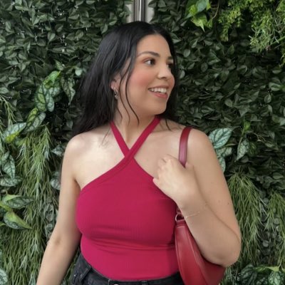 AnnaGonzalez01's tweet photo. #NewProfilePic https://t.co/i6mFhVdsgt
