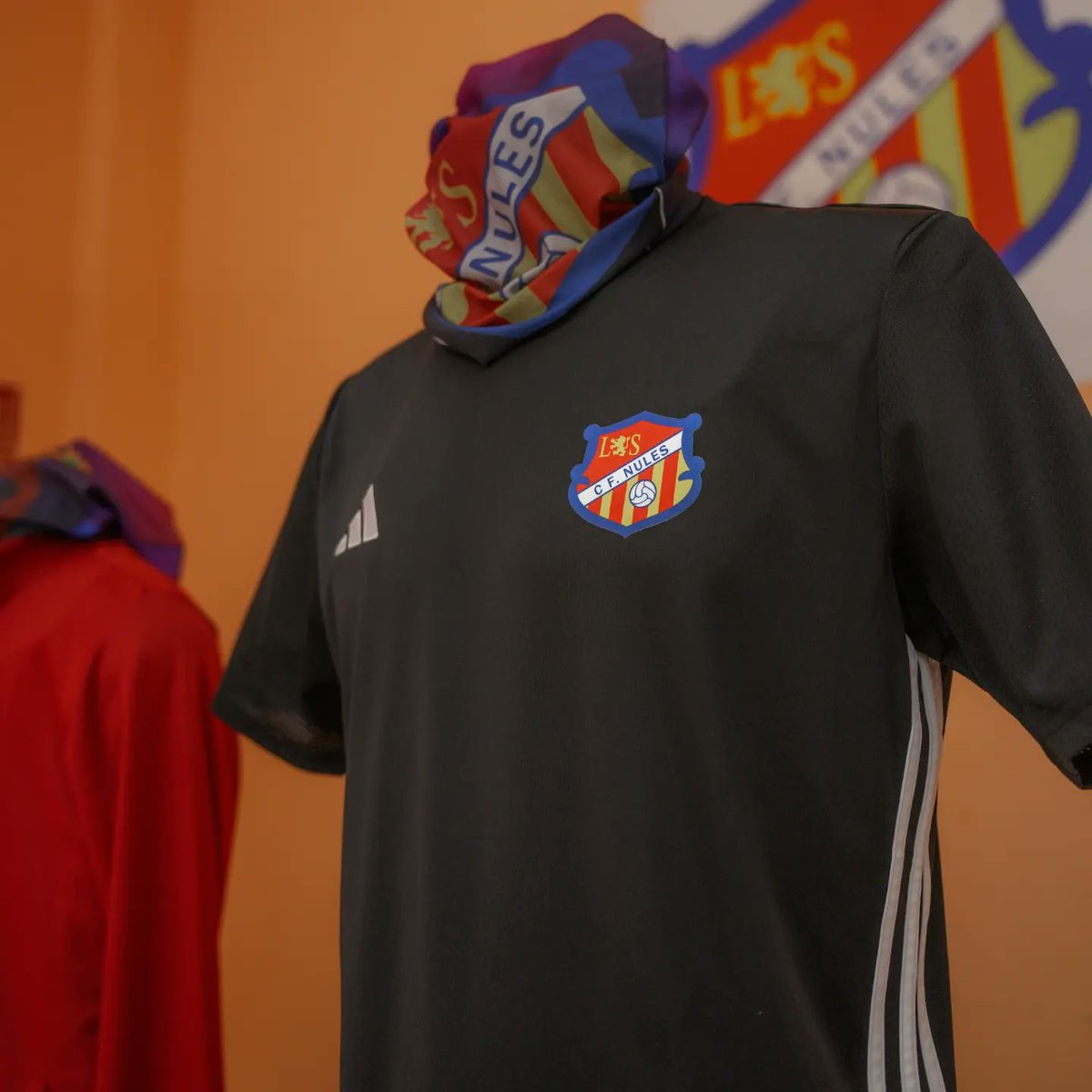 CFNules's tweet photo. CF Nules 🤝🏼 Adidas
La temporada que ve el CF Nules i tots els equips de la cantera vestiran de Adidas. Aquí vos presentem les equipacions de la icònica marca de les tres bandes que alguns ja vau tindre l'oportunitat de vore a la gala.
#VaRogets 🔴🔴 https://t.co/HIbqUo5FYV