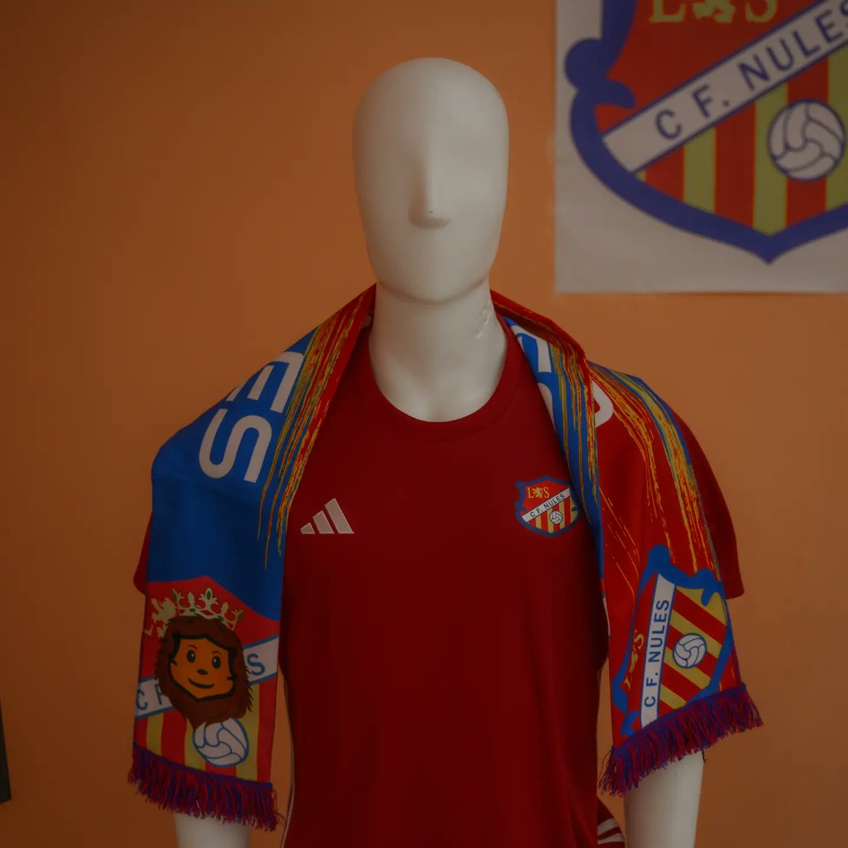 CFNules's tweet photo. CF Nules 🤝🏼 Adidas
La temporada que ve el CF Nules i tots els equips de la cantera vestiran de Adidas. Aquí vos presentem les equipacions de la icònica marca de les tres bandes que alguns ja vau tindre l'oportunitat de vore a la gala.
#VaRogets 🔴🔴 https://t.co/HIbqUo5FYV