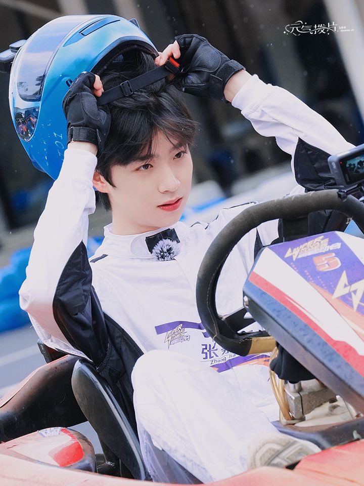 amokz99's tweet photo. อายุน้อยร้อยอาชีพของจริง แล้วทำอาชีพอะไรก็หล่อเท่ไปหมด เกิดมาครั้งนึงคือใช้ความหล่อคุ้มแล้วจริงๆ พระเจ้าเขาตั้งใจปั่นมากๆเลยเนาะ😫 https://t.co/4wFq8W5229