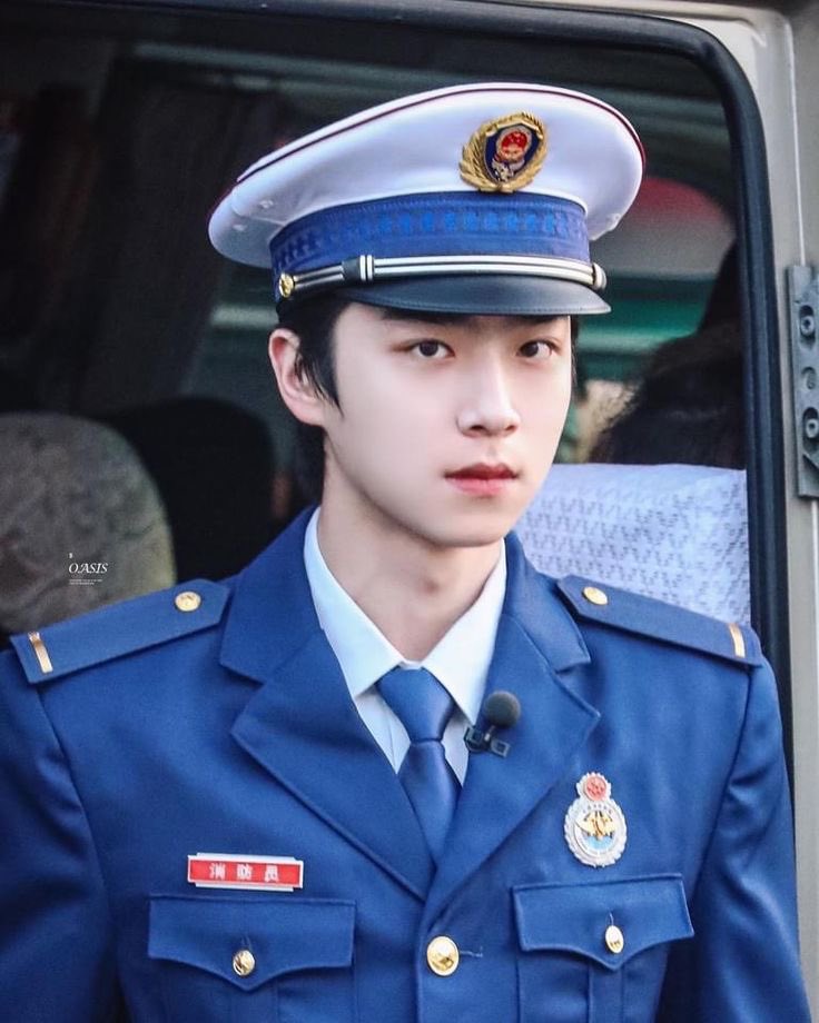 amokz99's tweet photo. อายุน้อยร้อยอาชีพของจริง แล้วทำอาชีพอะไรก็หล่อเท่ไปหมด เกิดมาครั้งนึงคือใช้ความหล่อคุ้มแล้วจริงๆ พระเจ้าเขาตั้งใจปั่นมากๆเลยเนาะ😫 https://t.co/4wFq8W5229