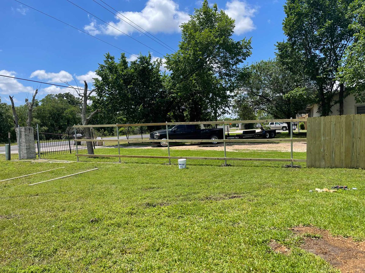 priorityfencing's tweet image. Our new blog is live! 🎉 Discover Priority Quality Fencing &amp;amp; Lawn Care and our top-notch services in College Station, TX. Read our first post and follow us for more updates! #Fencing #LawnCare 

🔗priorityqualityfencing.com/introducing-pr…