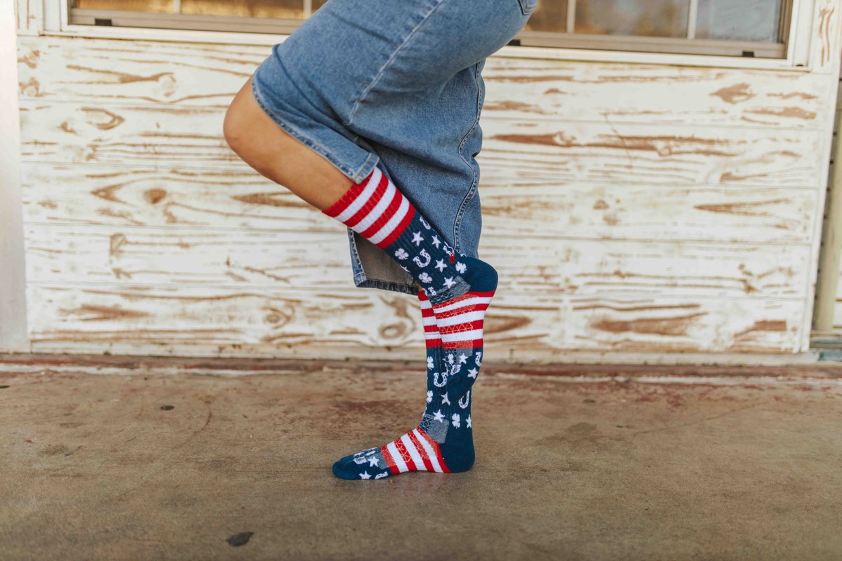 LoVanNewkirk's tweet photo. The Lucky Stars and Stripes socks are the perfect finishing touch on your Fourth of July outfit!🧦❤️🇺🇸
You’ll definitely be the luckiest cowgirl (or cowboy) around with the best socks on the market🤩🧦

https://t.co/3b4thGecHg https://t.co/AHdzHWlIRZ
