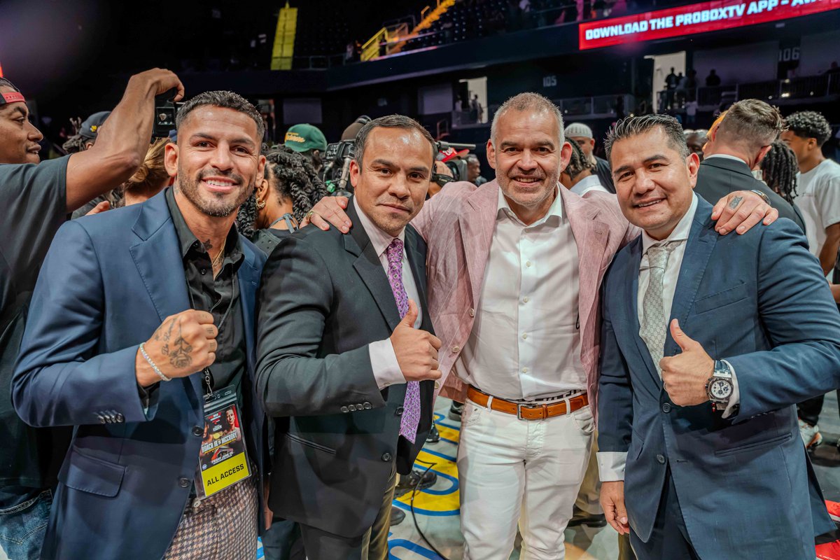 The Boxing Source tweet media