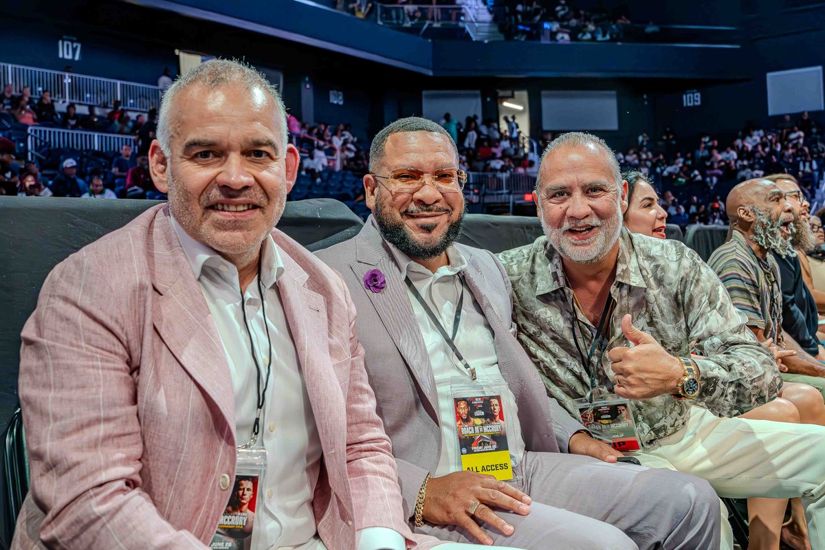 The Boxing Source tweet media