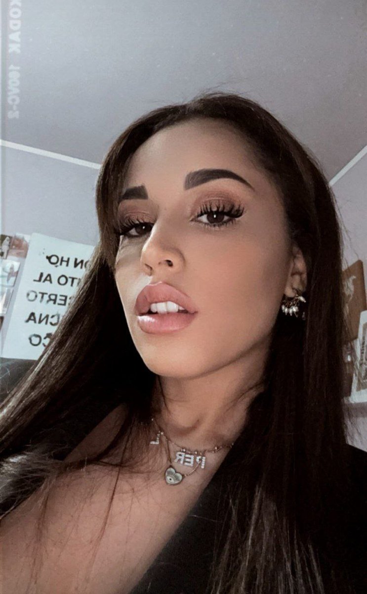 Jane05159011's tweet photo. Looking for a good guy want full my mouth of💦😋
#cumtributeِs #cumtribute #teen #slut #cumslut #cumonglasses #cumonmybody #facial #coveredincum https://t.co/o5dcZHysrY