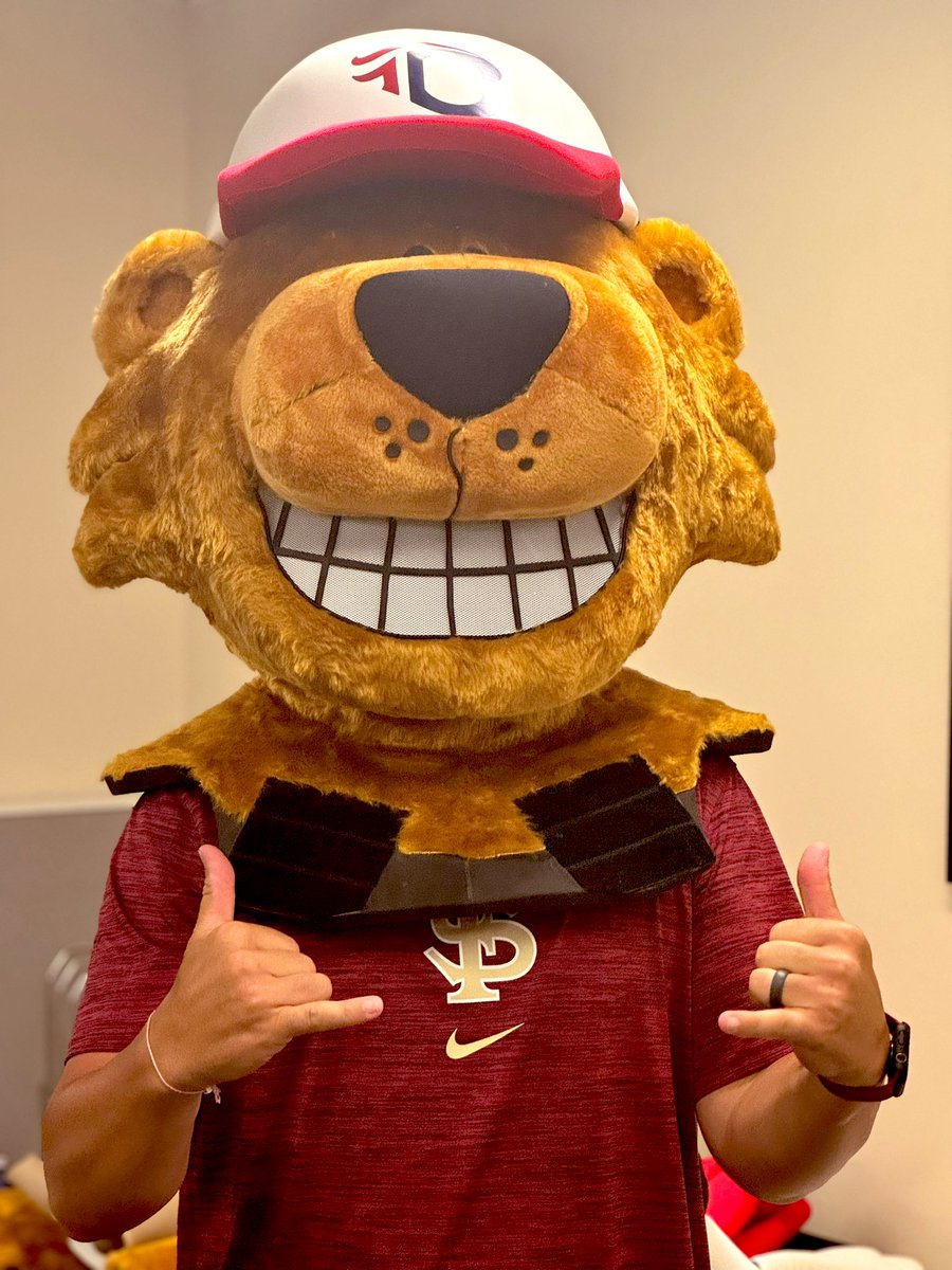 LZickrick's tweet photo. Guess who?! #jackerthebear 🤙🏼 https://t.co/a9FPLleN9t