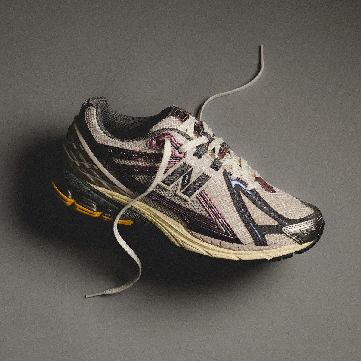 SOLELINKS's tweet photo. Ad: New Balance 1906R on sale for $99.98  each + shipping

Licorice/Moonbeam:https://t.co/aCjcVNtfZn
Blue/Moonbeam:https://t.co/CwdlYWXysa
Silver/Crimson:https://t.co/Wc3a0w71RV
Silver/Blue:https://t.co/xX4jdNFP5r https://t.co/iaX22beyBr
