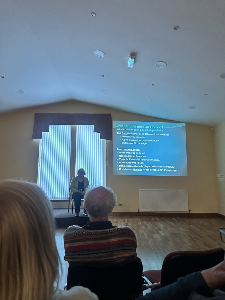 Chlo3Robertson's tweet image. Great turn out and engagement from the community at @Dr_PhilippaW’s presentation on the awful atrocities happening in Palestine. 🇵🇸 

Thank you so much to Philippa for talking about her experiences and her insight.