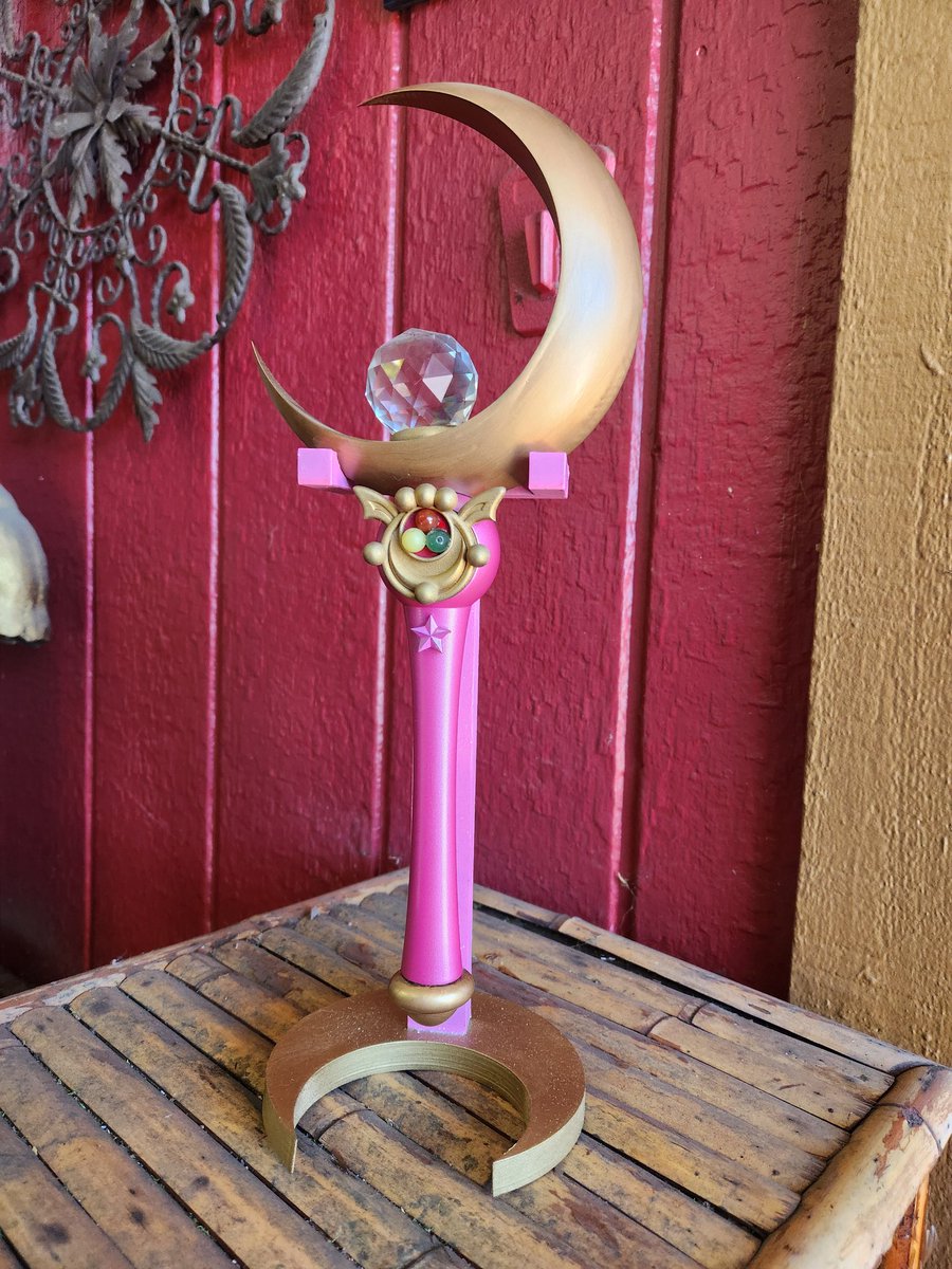 Moon prism power, make up!

(Actually the wand is moon healing activation iykyk) 

#sailormooncosplay