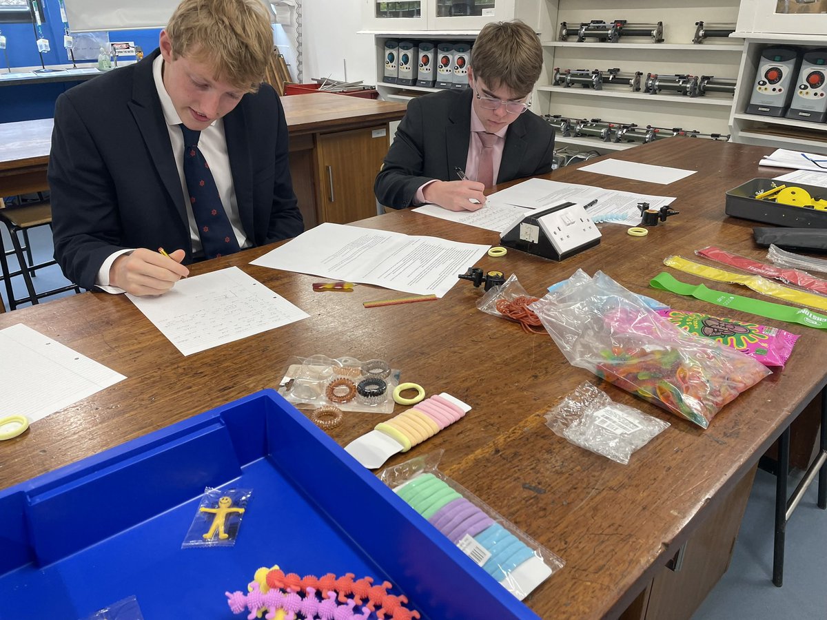 Science at Pangbourne College tweet media