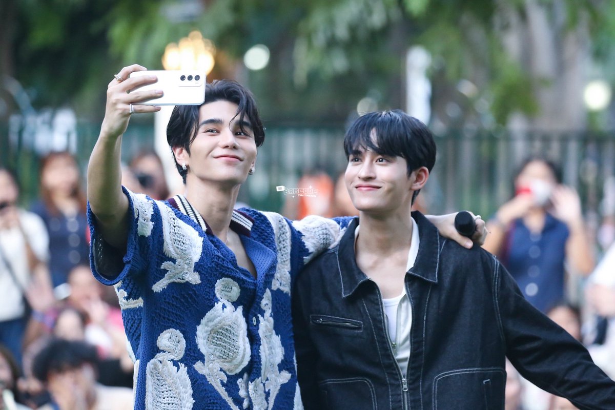 Rosy_kitten_'s tweet photo. I love and respect my boys. I supported them for the past 2 years, I support them now and gonna support them in the future when they work together and in their individual works. Ik they believe each other and have a pure lovely bond. I wish the best for them#jeffSatur #barcodetim https://t.co/RGxLT8ug8E