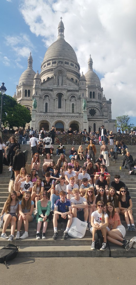 STMMFL's tweet photo. Beautiful evening at Montmartre, students had some nice food (mostly pizza!) and watched France beat Belgium in the Euros! https://t.co/ECHdMuFKzu