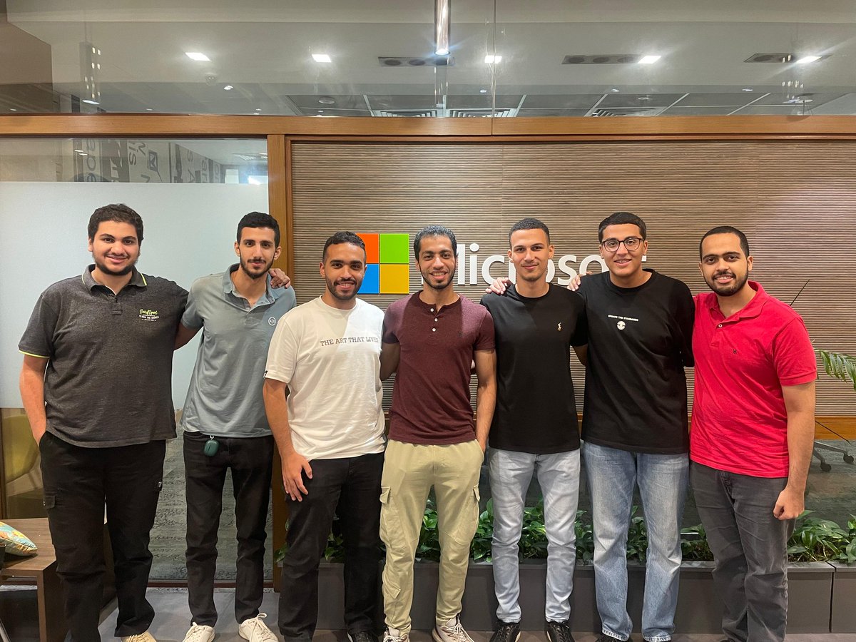 عملوها شباب حاسبات القاهرة واكتساح ال internship السنادي 💪🏻