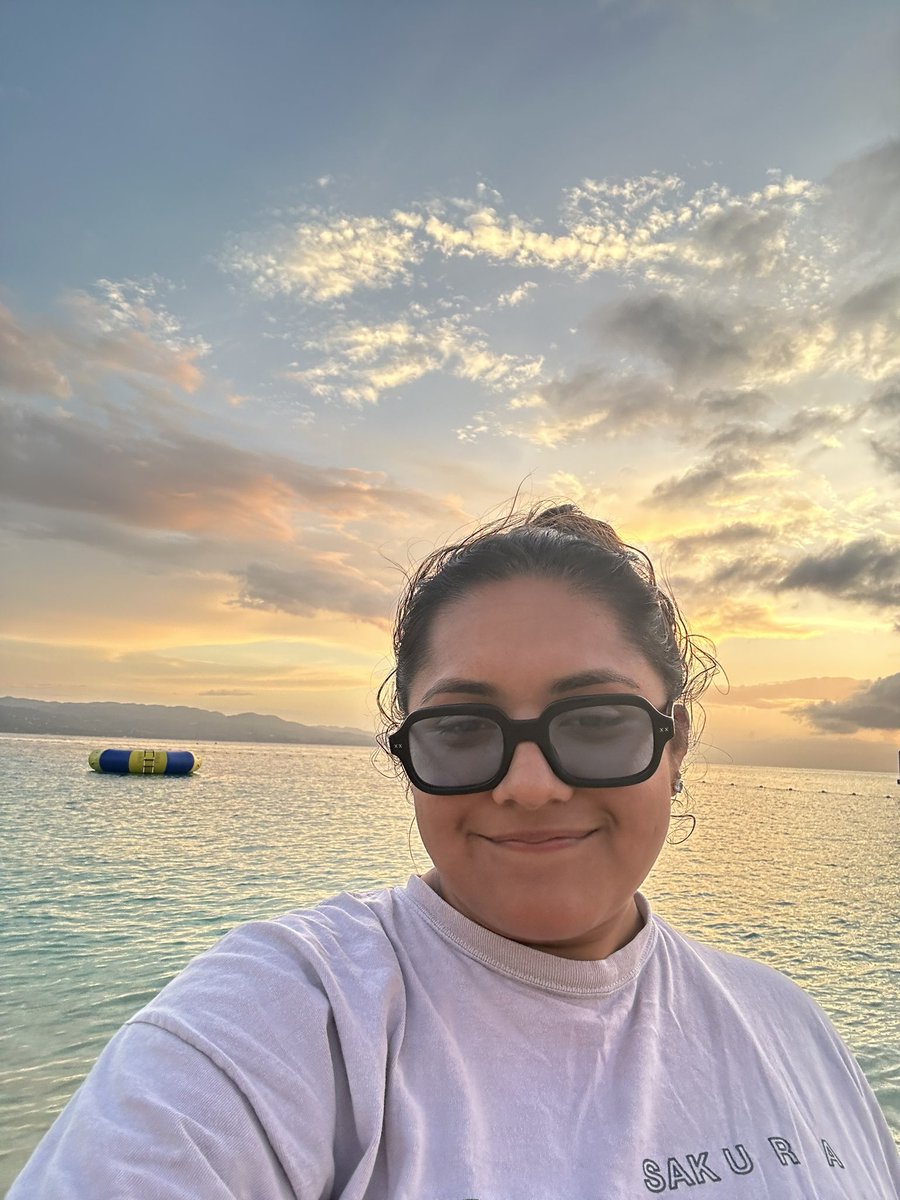 amishasarkarr's tweet photo. montego bay https://t.co/2Ro43Xa6Pr