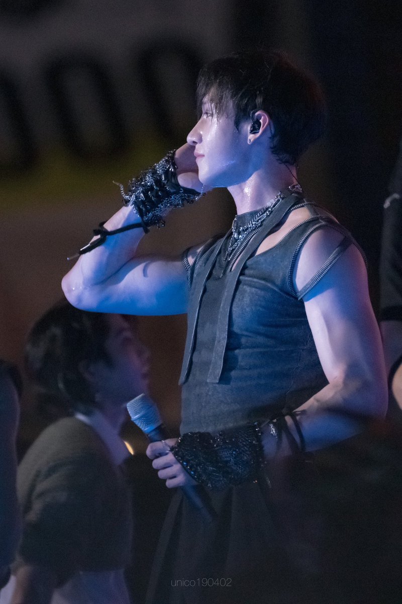 BangChan pics 𖤐 tweet media