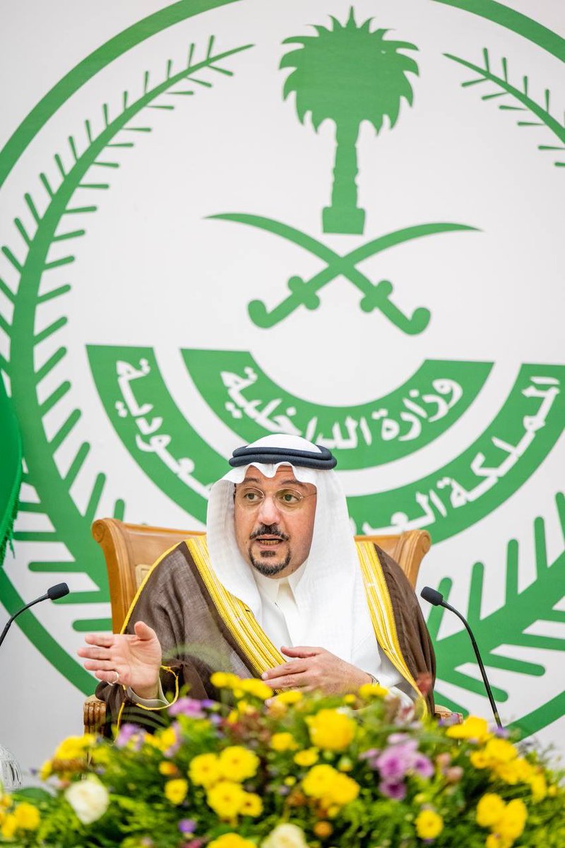 EmarahAlQassim's tweet photo. أكد خلال الجلسة الأسبوعية حرص سموه المستمر على أعمال اللجنة ، مما أسهم في إنجاز المشاريع بالمحافظة ..

عضو لجنة متابعة المشاريع بإمارة منطقة القصيم محمد العوفي : سمو #أمير_منطقة_القصيم وجه في حينه بعقد اجتماع بمحافظة الرس بحضور مدراء جميع الجهات المعنية بالمنطقة ، لمعالجة تأخر بعض المشاريع التنموية بالمحافظة وتم تنفيذها بشكل كامل ولله الحمد .
