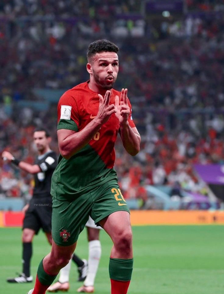 Alguém avise o Espanhol que tem Gonçalo Ramos no banco e que foi dos melhores jogadores no Mundial 2022