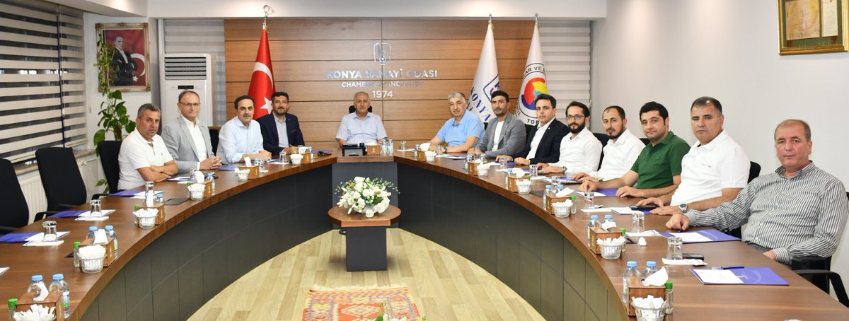Konya Sanayi Odamızın ev sahipliğinde iş alemimizi temsil eden kurumlarımızın Başkanları ile bir araya geldik. Ülkemiz ve şehrimiz ekonomisindeki gelişmeler ile ilgili istişarelerde bulunduk.