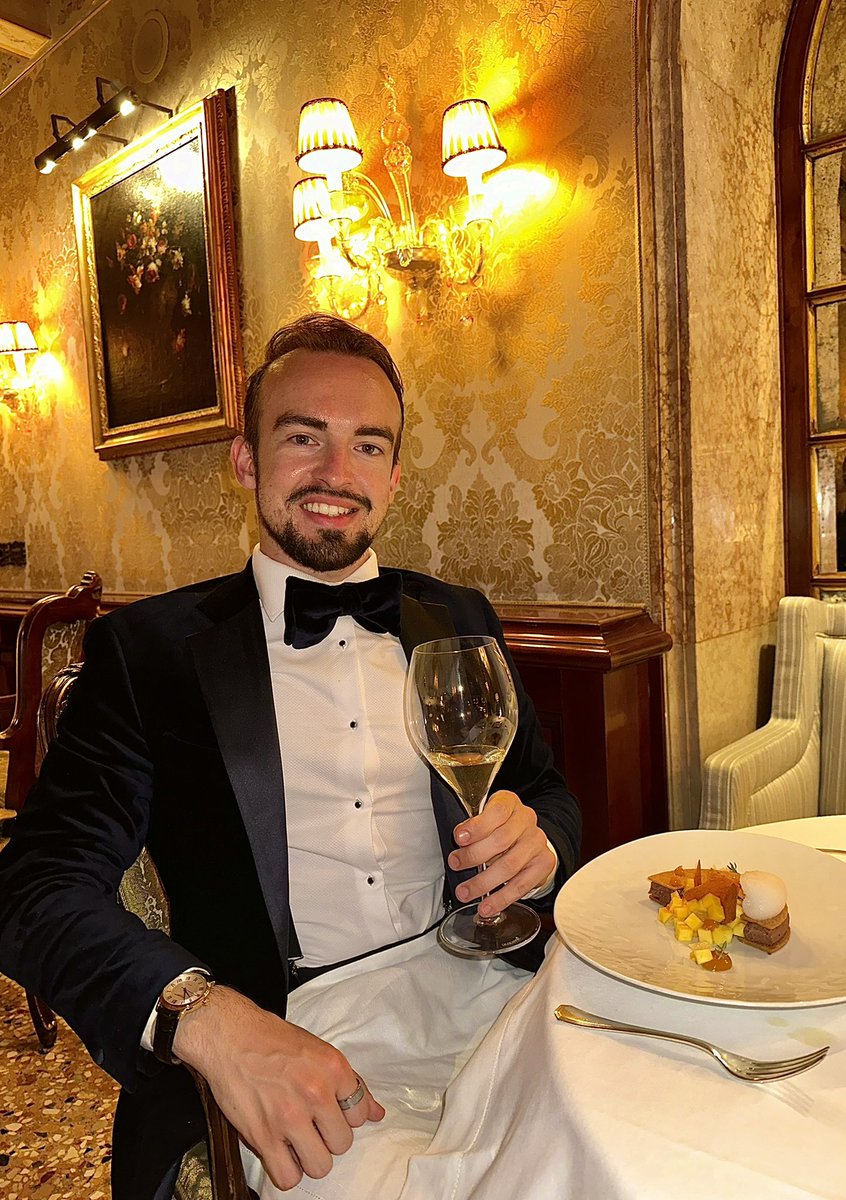 A wonderful evening celebrating my 26th birthday beside the Grand Canal at The Gritti Palace in Venice. Due to the thunderstorm, we were moved inside but there were no complaints from us as the interiors of the Club del Doge are so beautiful. Cheers to year 26 🥂🇮🇹💛