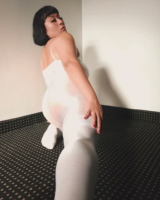 Esta noche subir&eacute; nuevas fotos. https://t.co/qxEwclQhng