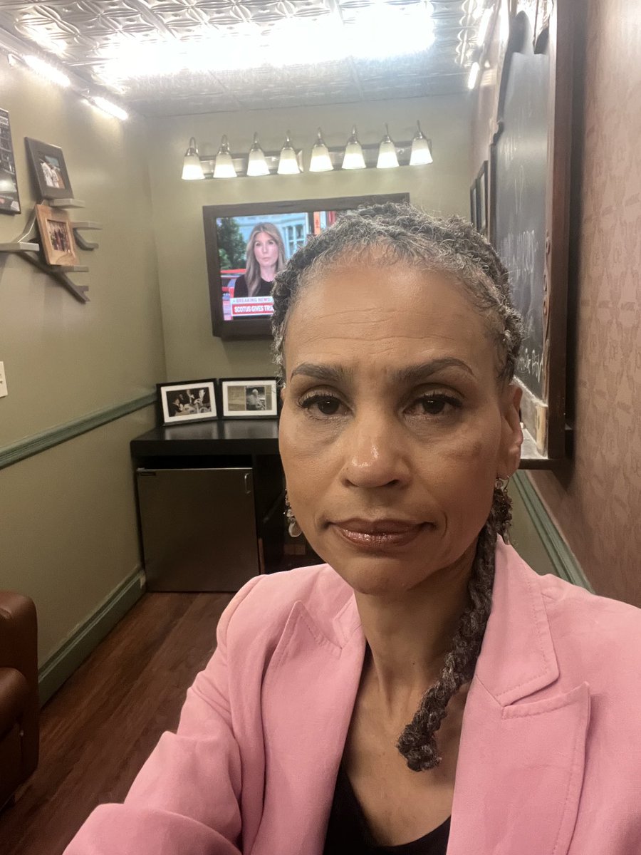 Coming up on ⁦<a href="/DeadlineWH/">Deadline White House</a>⁩ with ⁦<a href="/ruthbenghiat/">Ruth Ben-Ghiat</a>⁩ &amp; ⁦<a href="/ianbassin/">ianbassin</a>⁩ and it’s impossible to smile given #SCOTUS decision on #Trump immunity case.