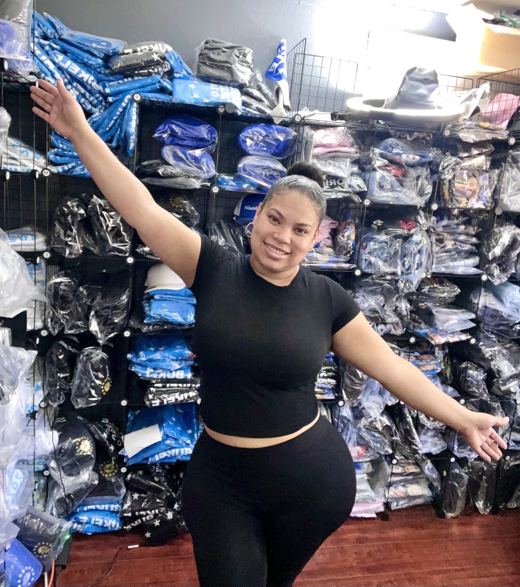 🔥Con mucho trabajo y esfuerzo ya casi está lista LA BODEGA DE ABIGAIL en North Hollywood, California🔥Todos están invitados a nuestra gran apertura MUY PRONTO donde podrás adquirir los productos de elsalvadortienda.com,  compartir conmigo y más amigos de la comunidad 🇸🇻🥰