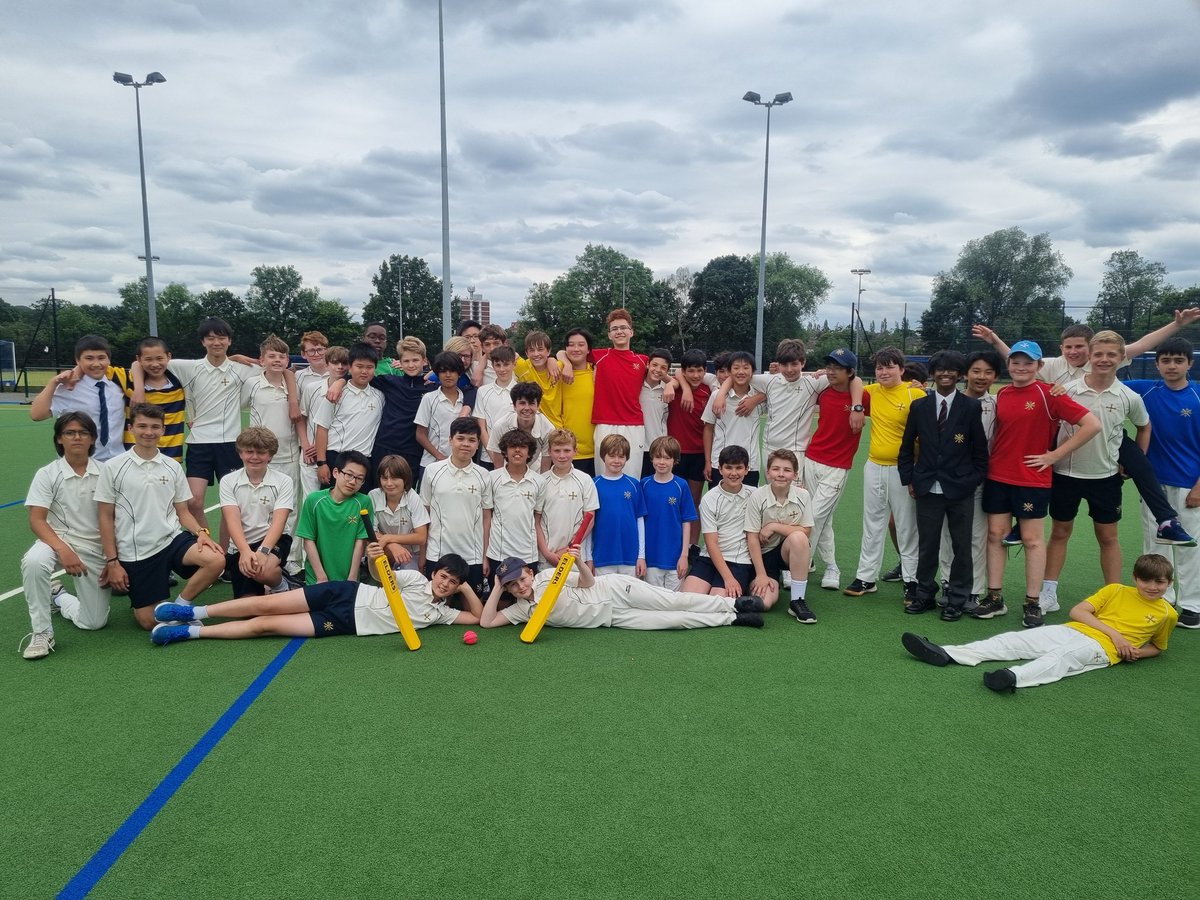 ElthamCHouses's tweet photo. High energy and high scoring matches in Y8 Boys House Softball Cricket! 🏏🔴🔵🟡🟢 https://t.co/a5MEUWFNjR