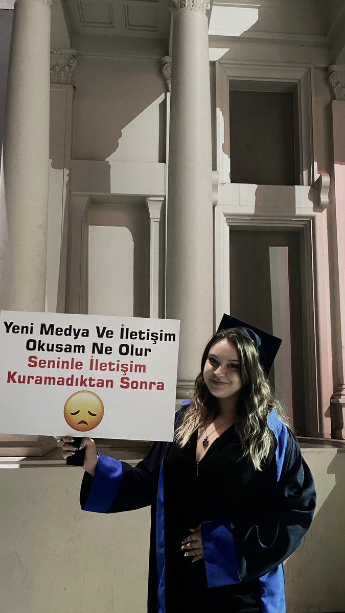 sevvaldill's tweet photo. Bitti🎓👩🏼‍🎓 https://t.co/JhdTGHuHuY