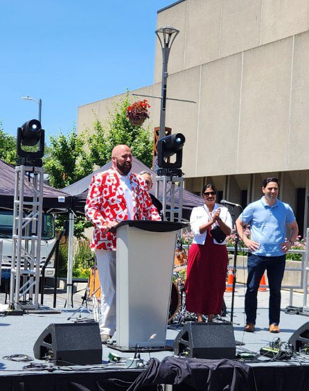 kernaghant's tweet photo. Happy Canada Day, everyone! We started out at Grosvenor Lodge for @HLF_london’s annual picnic, then @DundasPlace for #CanadaDay  festivities from @HeritageCouncil. There’s so much to do in #LdnOnt! #GetDTL @LMathys https://t.co/fQMNEOIVkU
