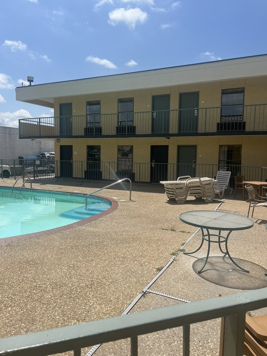 Rachelreports__'s tweet photo. Affordable housing is coming to Fayetteville! Quality Inn Motel is now being converted into an affordable housing complex. Today I got to talk to the developer on the project and tonight at 6, I’ll tell you who can live there &amp; when the project will be completed. https://t.co/mY0zbb2MCp