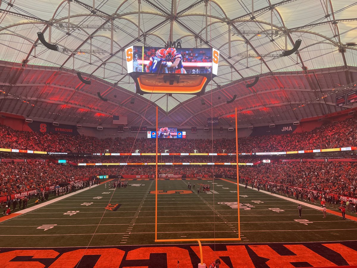 Cusemaniac_44's tweet image. Can’t get this anywhere else in college football 🍊🎯
