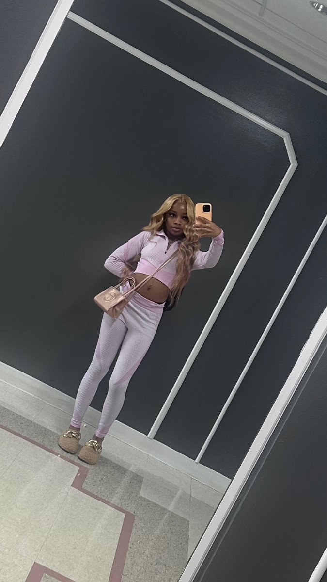 k4kiyahh_'s tweet photo. ♋️ https://t.co/8mThz4mWDe