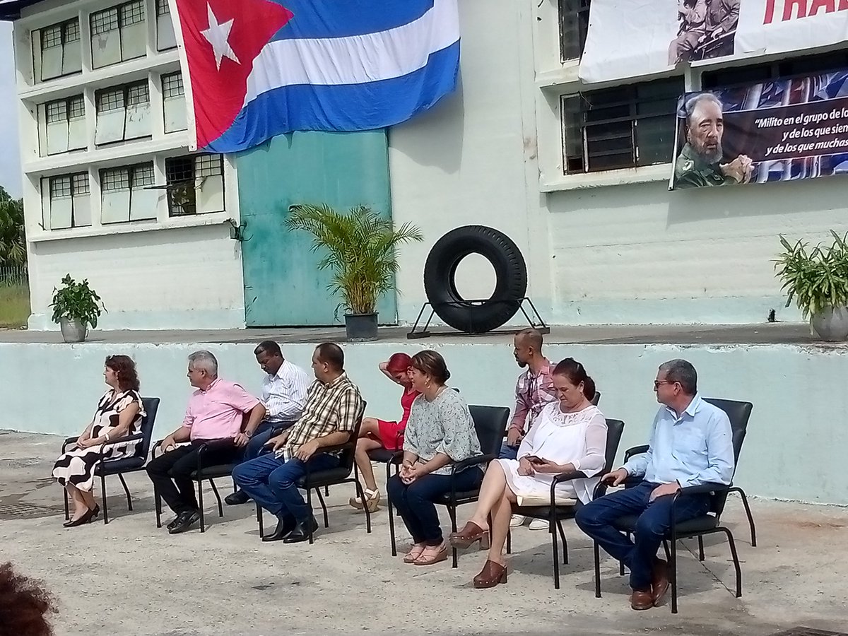 pavon_carbonell's tweet photo. Participamos en el Acto Central por el Día del Trabajador Químico donde se reconocieron a un grupo de trabajadores por su permanencia en el sector. Esperamos continúen siendo protagonistas de las transacciones y aporte de nuestra gestión empresarial. #PorCu https://t.co/GtlUu5bS8G